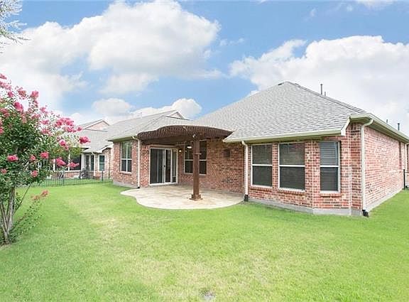 5th image of 330 Pebble Beach Dr