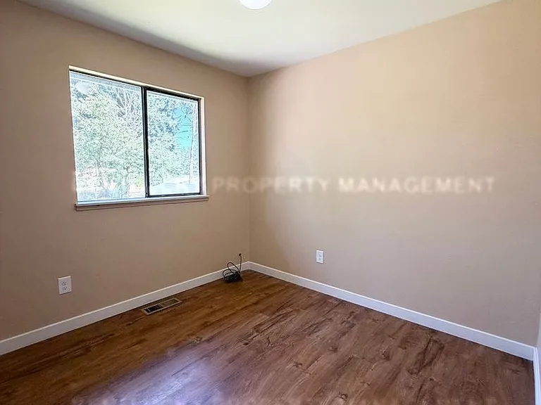 2516 S 284th St — Photo 19