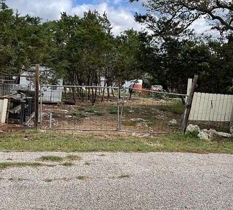 3rd image of 591 Oak Trail Dr