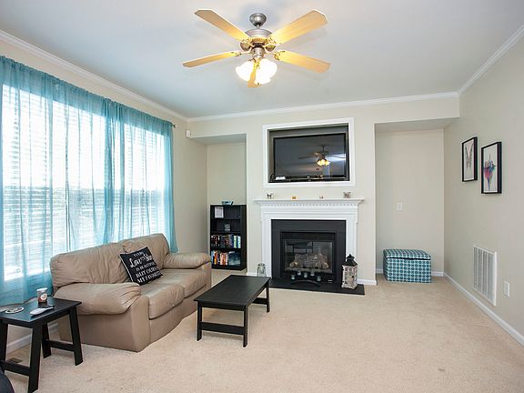 2nd image of 908 Stinson Ave