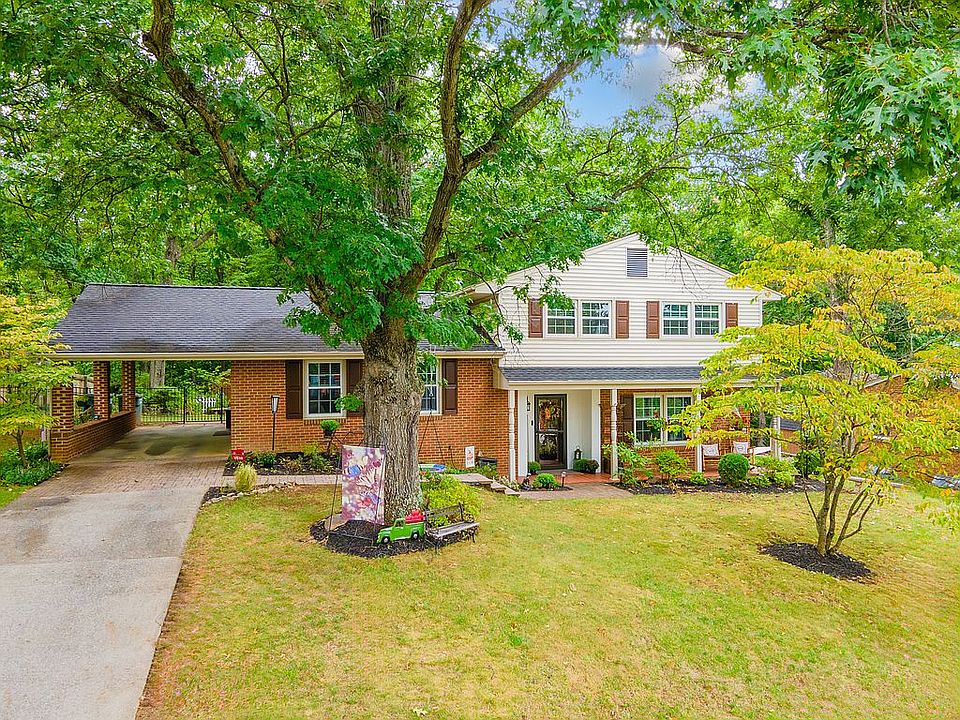 1st image of 2831 W Club Dr