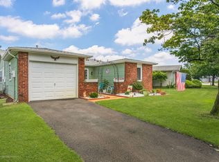 49 Tony Ct, Brick, NJ 08724