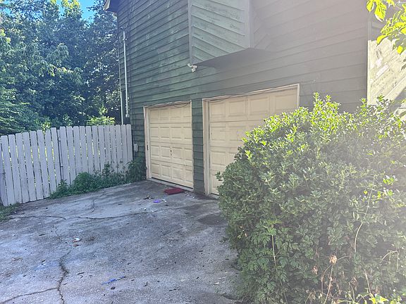 3rd image of 3335 Hillside Dr