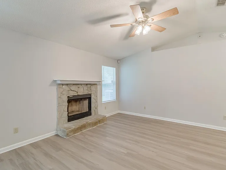 4172 Davie Ct — Photo 13