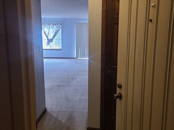 301 S Spring St APT 104, Independence, MO 64050