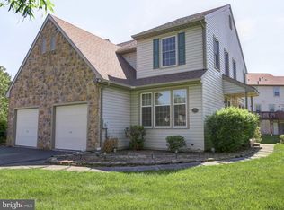 15 Winterset Ct, West Grove, PA 19390