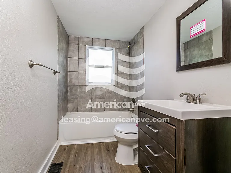 1753923_013_bathroom_13734111.jpg