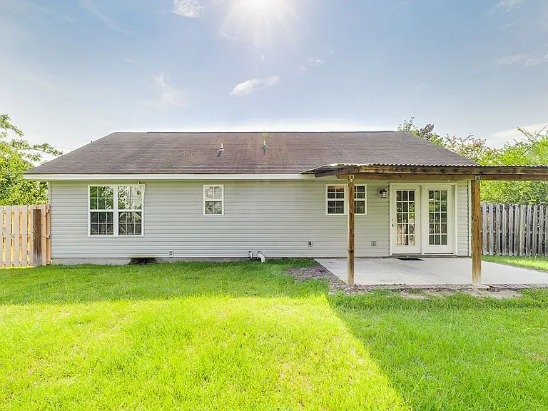 106 Mustang Dr — Photo 23