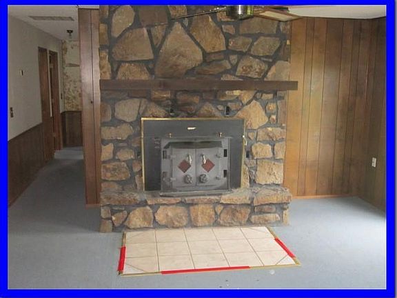 4th image of 431 S Farm Road 89