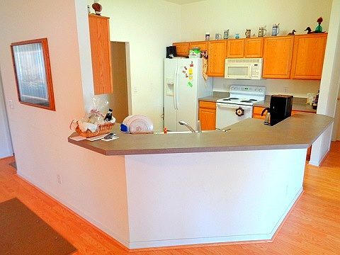 5th image of 469 Newhearth Cir