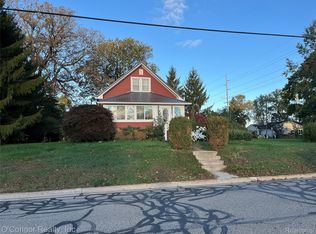 1504 S Riverside Ave, Saint Clair, MI 48079
