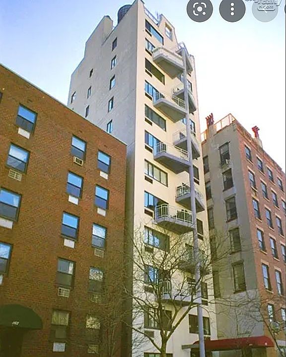 1st image of 164 Bank St APT 3B