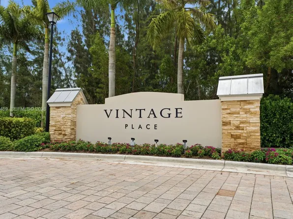 7042 NW 103rd Path, Doral, FL 33178