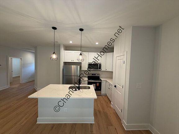 5th image of 2144 Hartford Dr