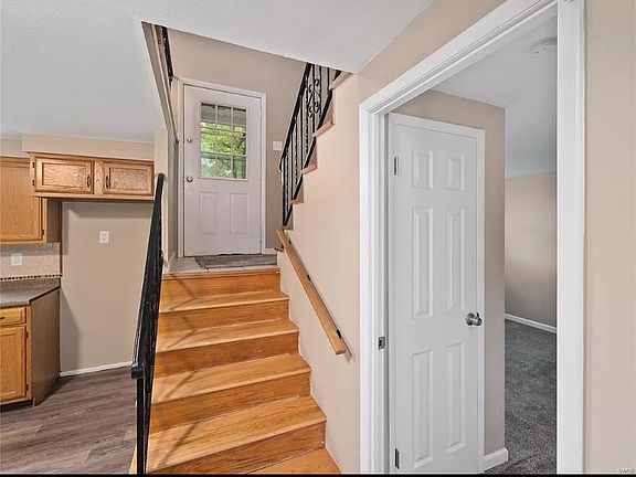 3rd image of 578 Keeney Dr