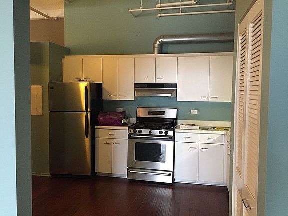5th image of 633 S Plymouth Ct APT 1002