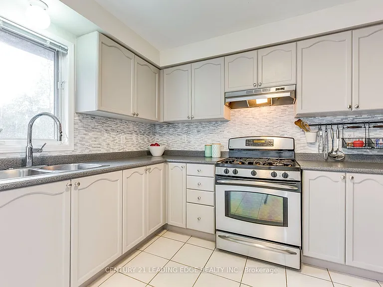 2945 Thomas St #124 — Photo 15