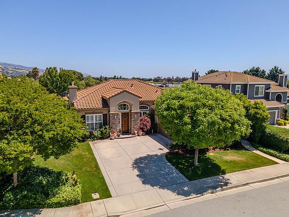 3rd image of 18245 San Carlos Pl