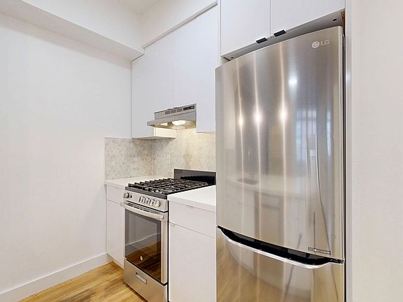 2nd image of 930 Post St APT 9