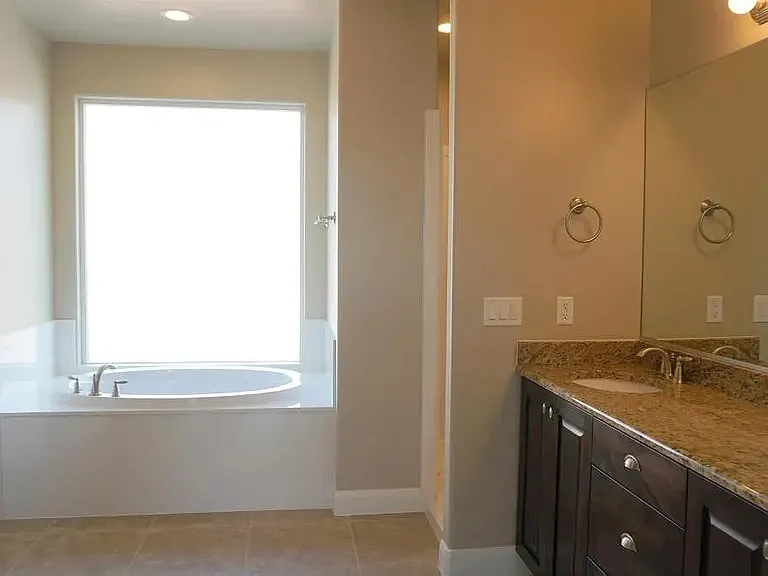 2388 S 3330 W — Photo 16