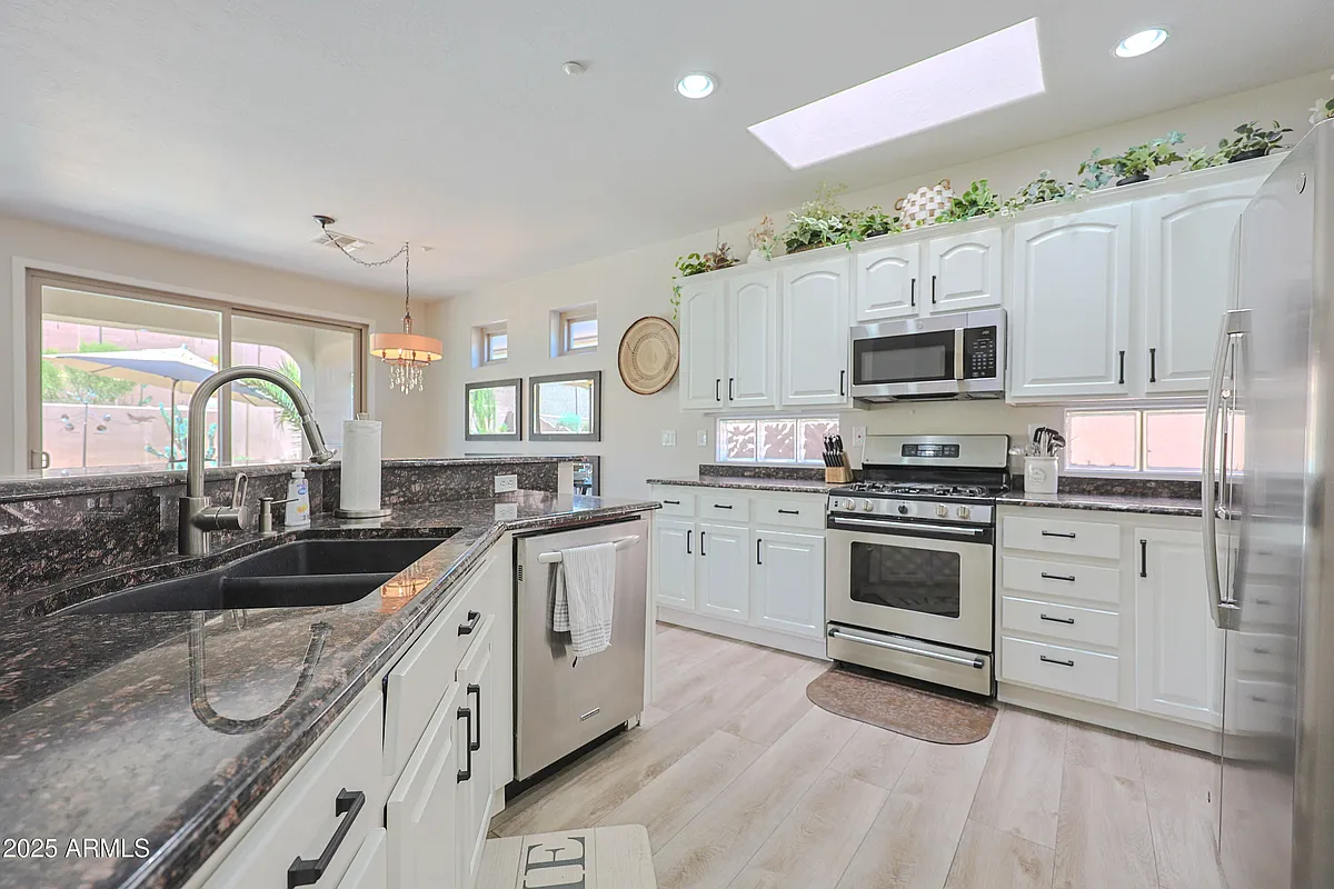 Building Photo - 2462 W Turtle Hill Dr