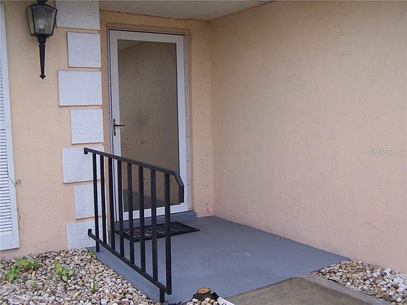 4th image of 1712 Coco Palm Cir