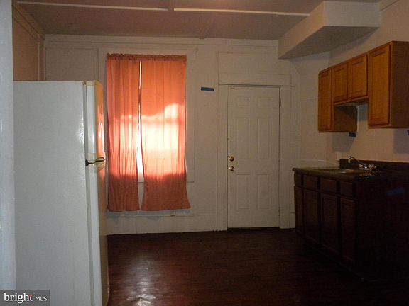 4th image of 716 N Lakewood Ave