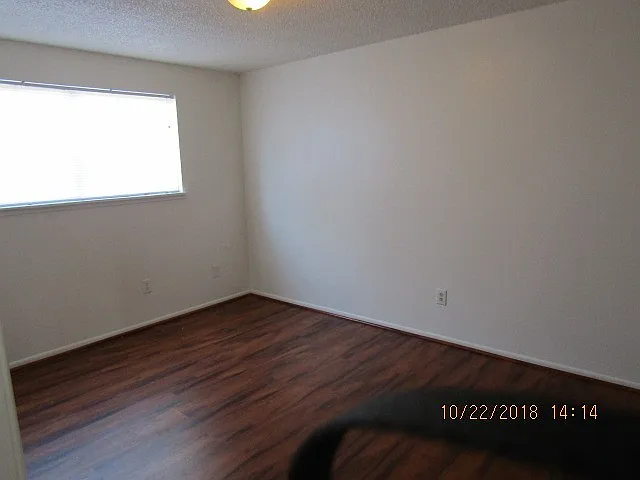 P0065 - 504 S. Holly — Photo 10