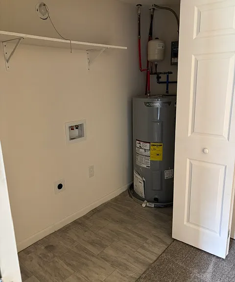 1165 Mount Rushmore Way #B — Photo 20