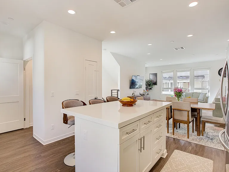 749 Talbot Ln — Photo 12