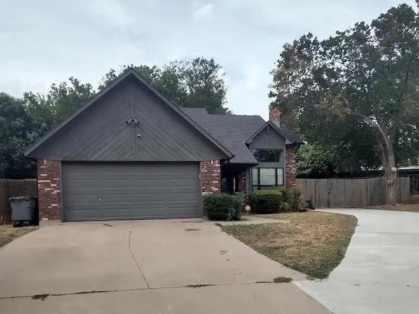 223 NW Mockingbird Rd, Lawton, OK 73507