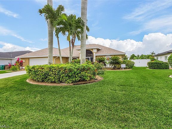 5th image of 1012 SW 54th Ln