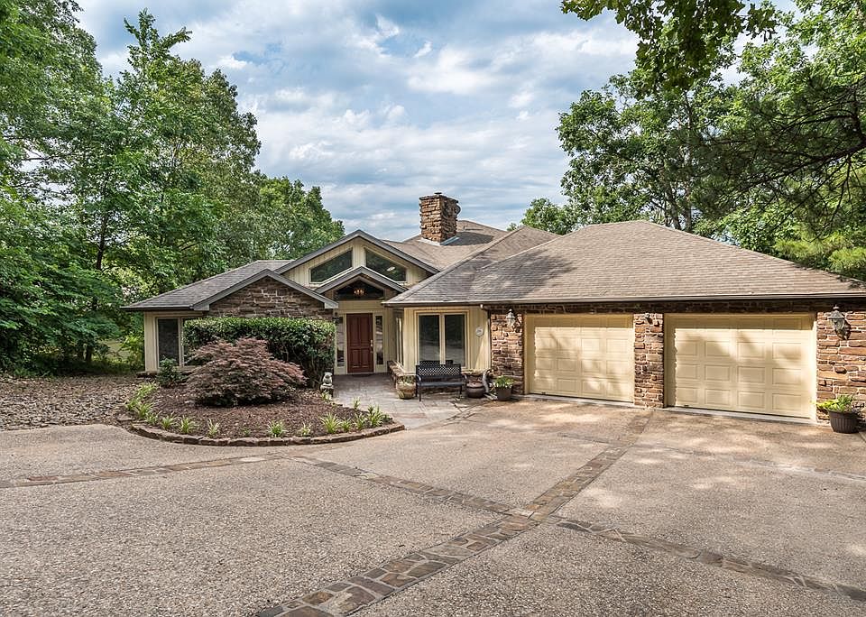 1st image of 79 Kensington Dr