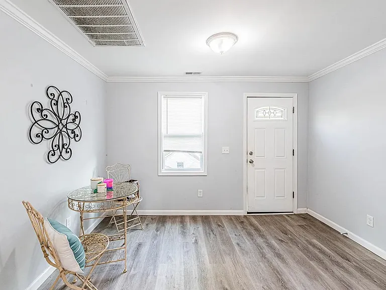 1366 Park St #D — Photo 2