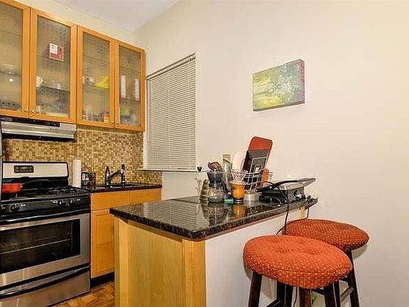 Granite counters and breakfast nook!