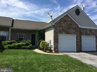 1886 Deerfield Dr, Dover, PA 17315