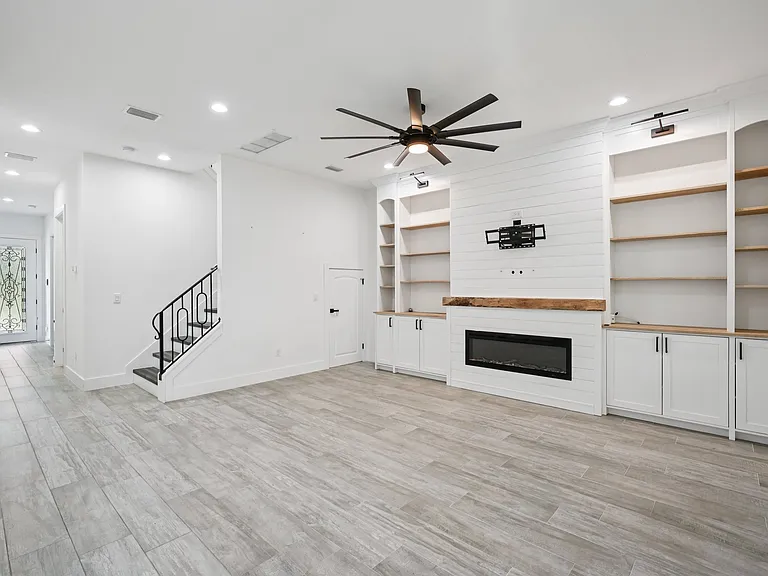 328 W Frierson Ave #1 — Photo 11