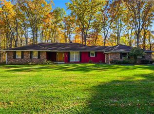 2360 Downing Ln, Hermitage, PA