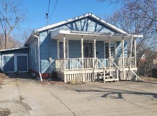 139 Robinson Ct, Canton, IL 61520