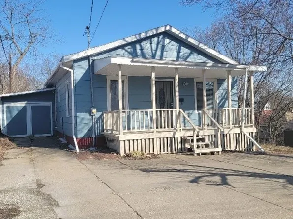 139 Robinson Ct, Canton, IL 61520