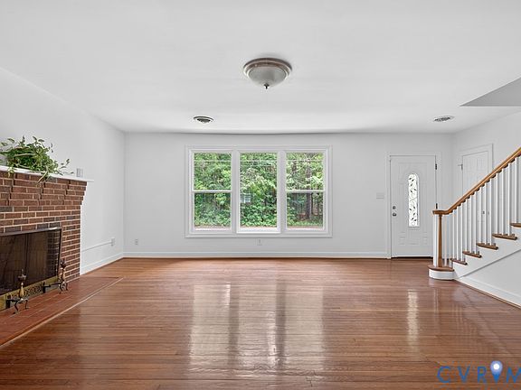 2nd image of 3316 Longstreet Dr