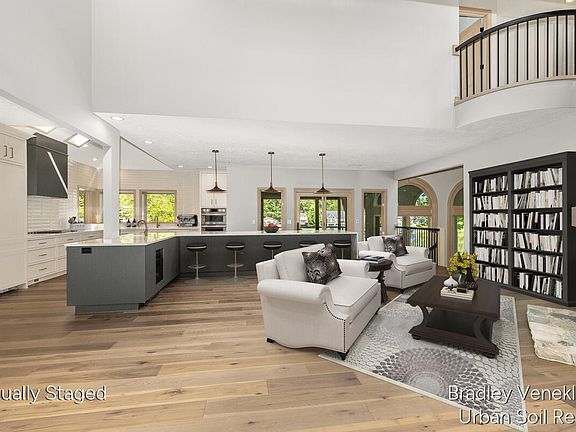 3rd image of 7635 Sandy Hollow Dr SE