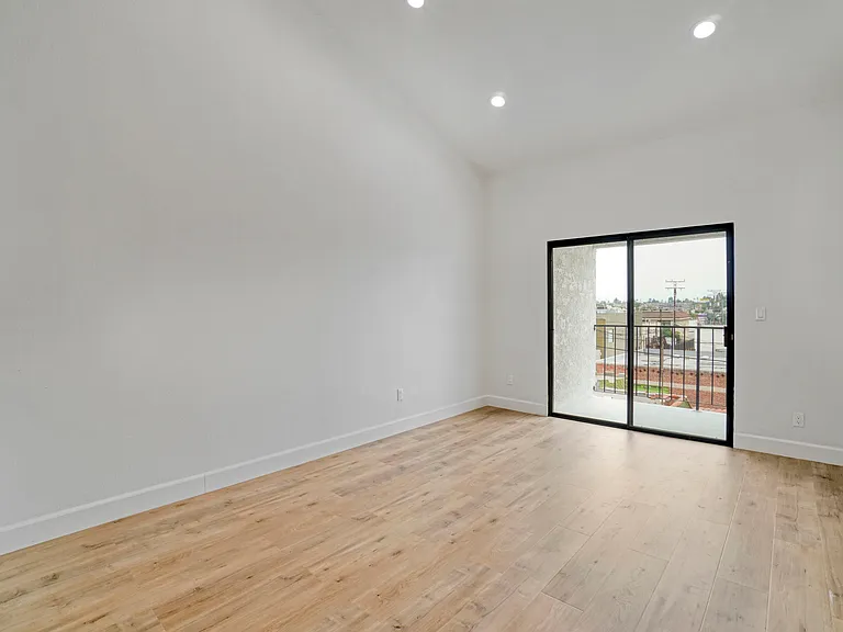 1410 Coronado Ave #8 — Photo 8