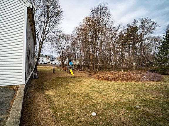 4th image of 49 Kingsbury Ave