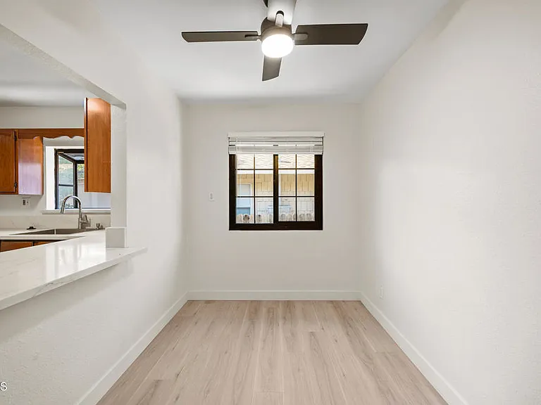 50 S Parkwood Ave — Photo 11