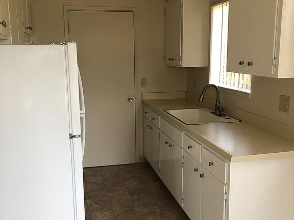 5th image of 900 Capitola Ave #16