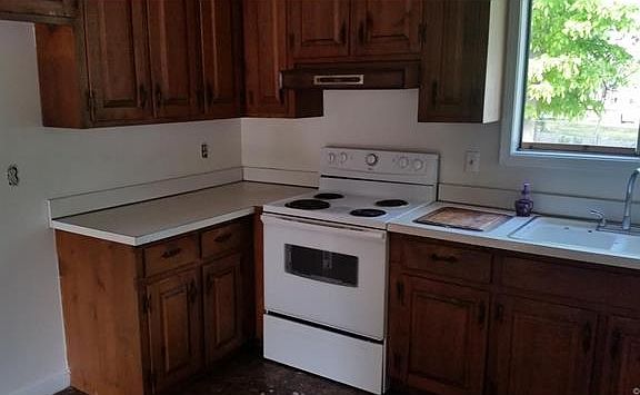 3rd image of 5913 Slumber Ln