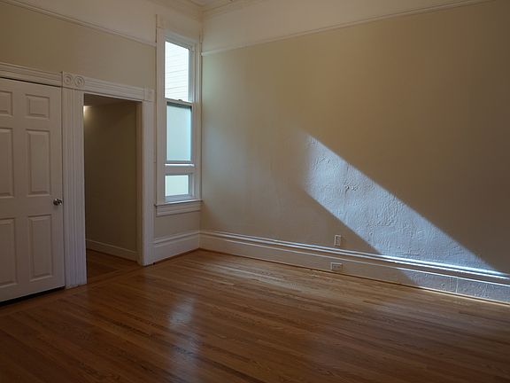 2nd image of 1179 Oak St