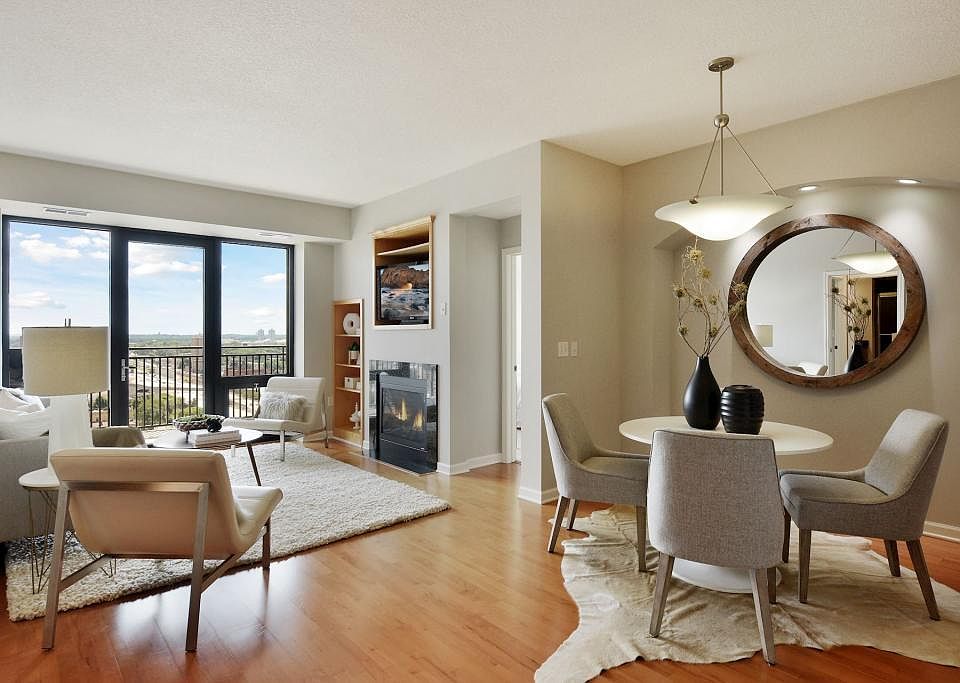 1st image of 500 Grant St E #1607