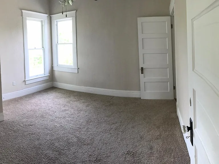423 W Craig Pl #2 — Photo 14